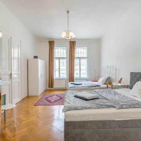 Apartments Vezenska Prague Room photo