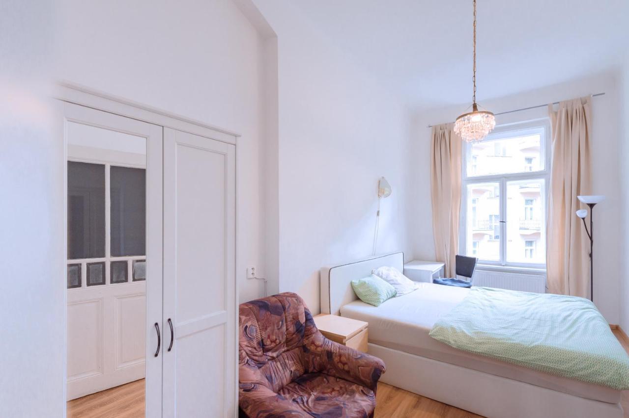 Apartments Vezenska Prague Exterior photo