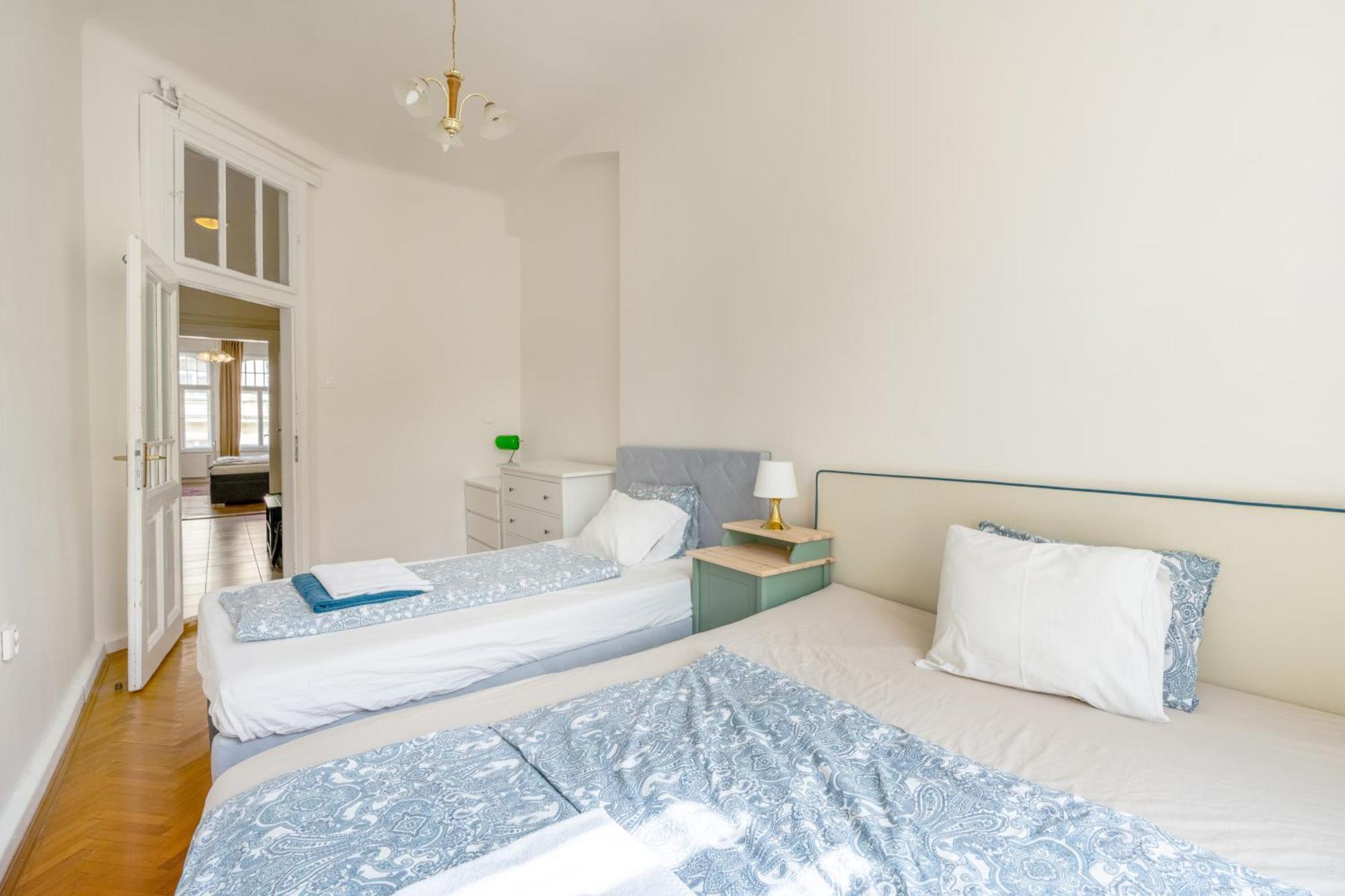 Apartments Vezenska Prague Room photo