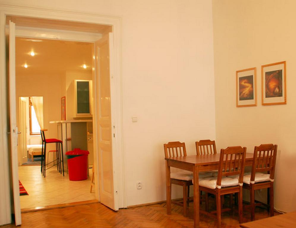 Apartments Vezenska Prague Room photo