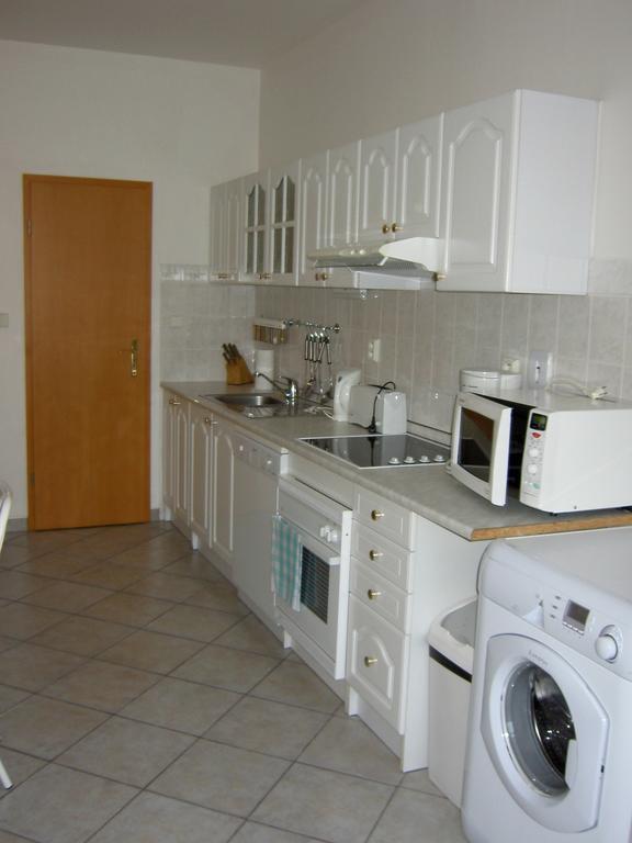 Apartments Vezenska Prague Room photo